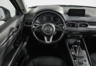 Подержанный автомобиль Mazda CX-5 2018 года (11 фото)