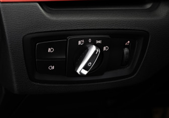 Подержанный автомобиль BMW X1 2017 года (30 фото)