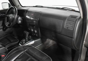 Подержанный автомобиль Hummer H3 Suv 2008 года (12 фото)