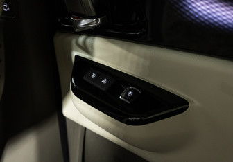 Подержанный автомобиль Kia Carnival 2021 года (28 фото)