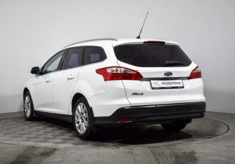 Подержанный автомобиль Ford Focus Wagon 2013 года (7 фото)
