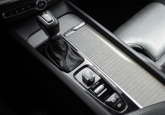 Подержанный автомобиль Volvo XC60 2018 года (21 фото)