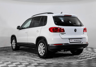 Подержанный автомобиль Volkswagen Tiguan 2015 года (7 фото)