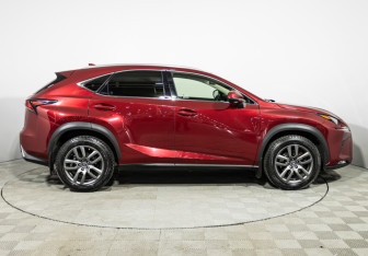 Подержанный автомобиль Lexus NX 2018 года (4 фото)