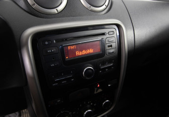 Подержанный автомобиль Renault Duster 2014 года (16 фото)