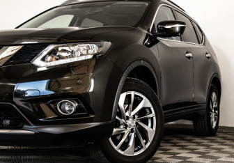 Подержанный автомобиль Nissan X-Trail 2016 года (2 фото)