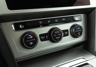 Подержанный автомобиль Volkswagen Passat Wagon 2019 года (15 фото)