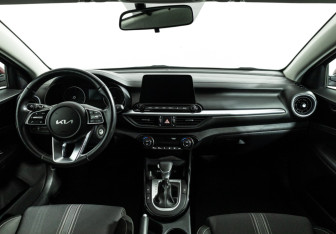 Подержанный автомобиль Kia Cerato Sedan 2021 года (13 фото)