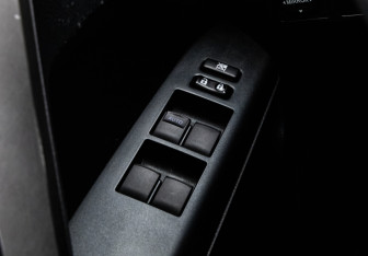 Подержанный автомобиль Toyota RAV4 2018 года (18 фото)