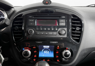 Подержанный автомобиль Nissan Juke 2012 года (18 фото)