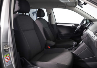 Подержанный автомобиль Volkswagen Tiguan 2018 года (12 фото)