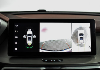 Подержанный автомобиль Geely Coolray 2023 года (19 фото)