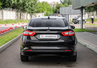 Подержанный автомобиль Ford Mondeo Sedan 2018 года (7 фото)