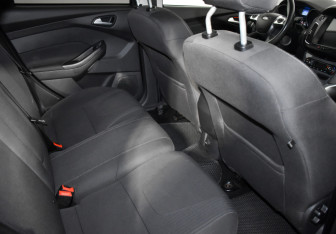 Подержанный автомобиль Ford Focus Hatchback 2014 года (15 фото)