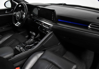 Подержанный автомобиль Kia K5 2020 года (13 фото)
