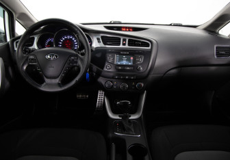 Подержанный автомобиль Kia Ceed Wagon 2013 года (9 фото)
