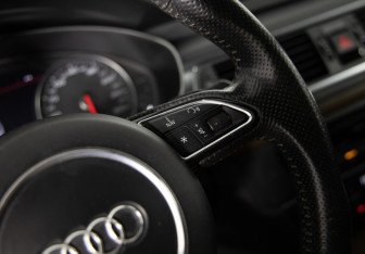Подержанный автомобиль Audi A7 2012 года (23 фото)