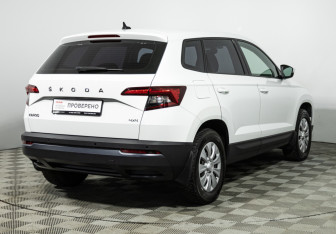 Подержанный автомобиль Skoda Karoq 2021 года (5 фото)