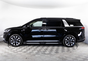Подержанный автомобиль Kia Carnival 2020 года (8 фото)