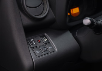 Подержанный автомобиль Toyota RAV4 2012 года (23 фото)