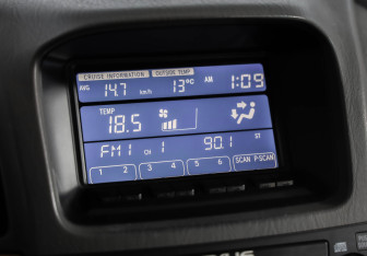 Подержанный автомобиль Lexus RX 2002 года (13 фото)