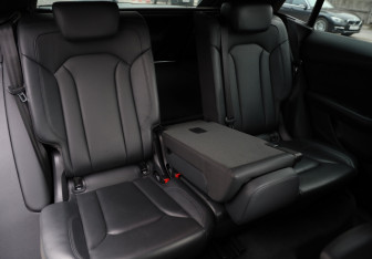 Подержанный автомобиль Audi Q8 2019 года (29 фото)