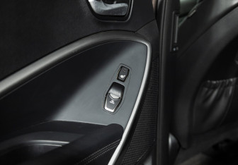Подержанный автомобиль Hyundai Santa Fe 2014 года (21 фото)