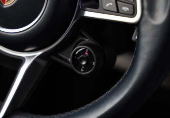 Подержанный автомобиль Porsche Cayenne 2019 года (14 фото)