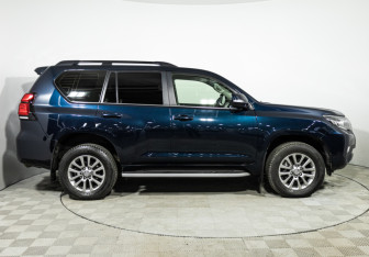 Подержанный автомобиль Toyota Land Cruiser Prado 2017 года (4 фото)