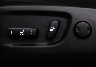 Подержанный автомобиль Toyota Land Cruiser Prado 2013 года (28 фото)