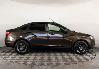 Подержанный автомобиль LADA (ВАЗ) Vesta Sedan 2017 года (4 фото)