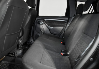 Подержанный автомобиль Renault Duster 2016 года (11 фото)