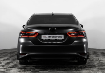 Подержанный автомобиль Toyota Camry Sedan 2020 года (8 фото)