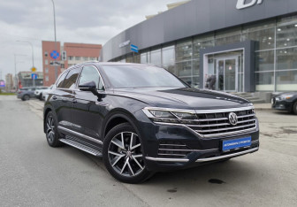 Подержанный автомобиль Volkswagen Touareg 2019 года (3 фото)