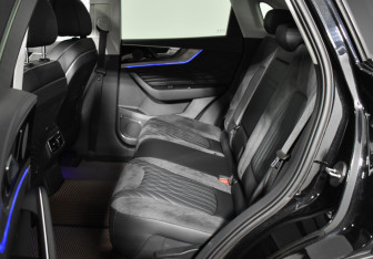 Подержанный автомобиль Hongqi HS5 2024 года (11 фото)