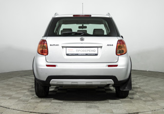 Подержанный автомобиль Suzuki SX4 Hatchback 2013 года (6 фото)