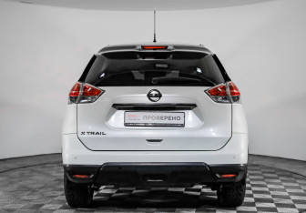 Подержанный автомобиль Nissan X-Trail 2016 года (6 фото)