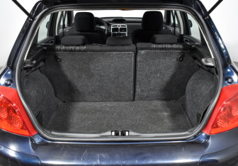 Подержанный автомобиль Peugeot 307 Hatchback 2007 года (18 фото)