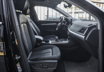 Подержанный автомобиль Audi Q5 2019 года (26 фото)