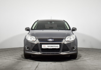 Подержанный автомобиль Ford Focus Hatchback 2013 года (3 фото)