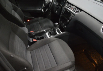 Подержанный автомобиль Skoda Octavia Liftback 2014 года (12 фото)