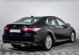 Подержанный автомобиль Toyota Camry Sedan 2019 года (5 фото)