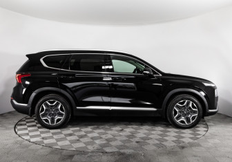 Подержанный автомобиль Hyundai Santa Fe 2021 года (5 фото)