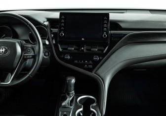 Подержанный автомобиль Toyota Camry Sedan 2021 года (14 фото)