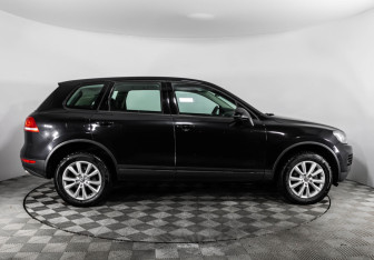 Подержанный автомобиль Volkswagen Touareg 2012 года (4 фото)
