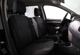 Подержанный автомобиль Renault Duster 2014 года (12 фото)