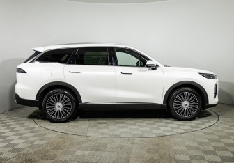 Подержанный автомобиль Chery Tiggo 9 2024 года (4 фото)