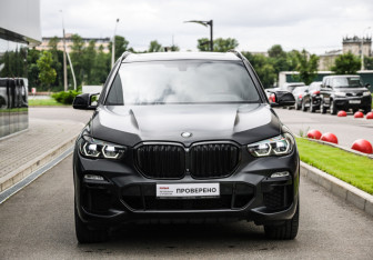 Подержанный автомобиль BMW X5 2021 года (4 фото)