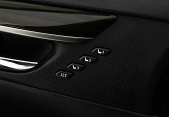 Подержанный автомобиль Lexus ES 2015 года (20 фото)