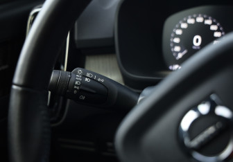 Подержанный автомобиль Volvo XC40 2021 года (24 фото)